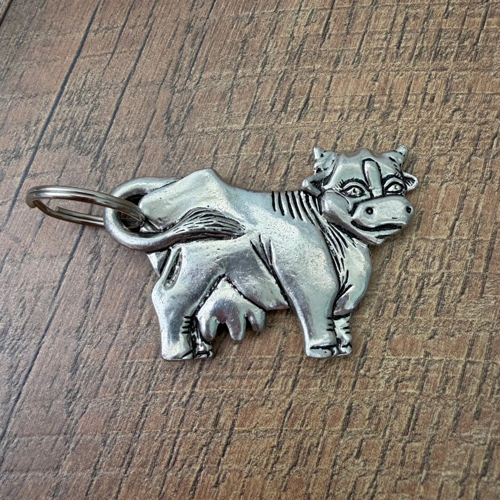 Vintage Pewter Cow Keychain Silver Tone Cartoon Farmhouse Animal Charm Key Ring